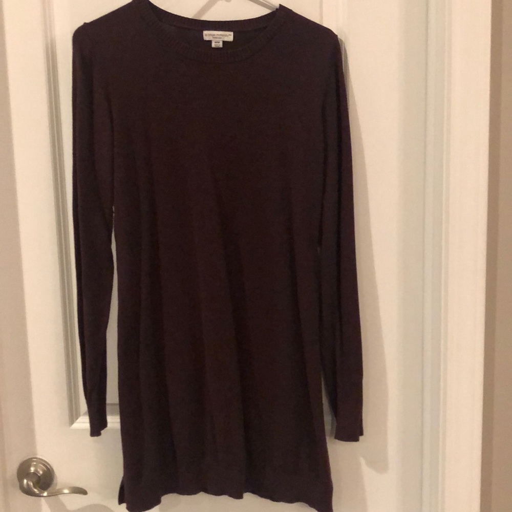 Liz Lange maroon long sweater